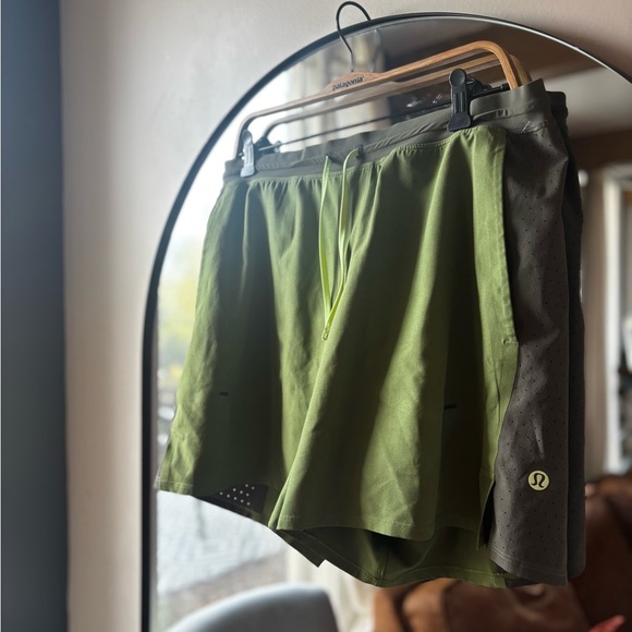 LULULEMON | men’s Namaste at the beach swim shorts | size large - Picture 4 of 5